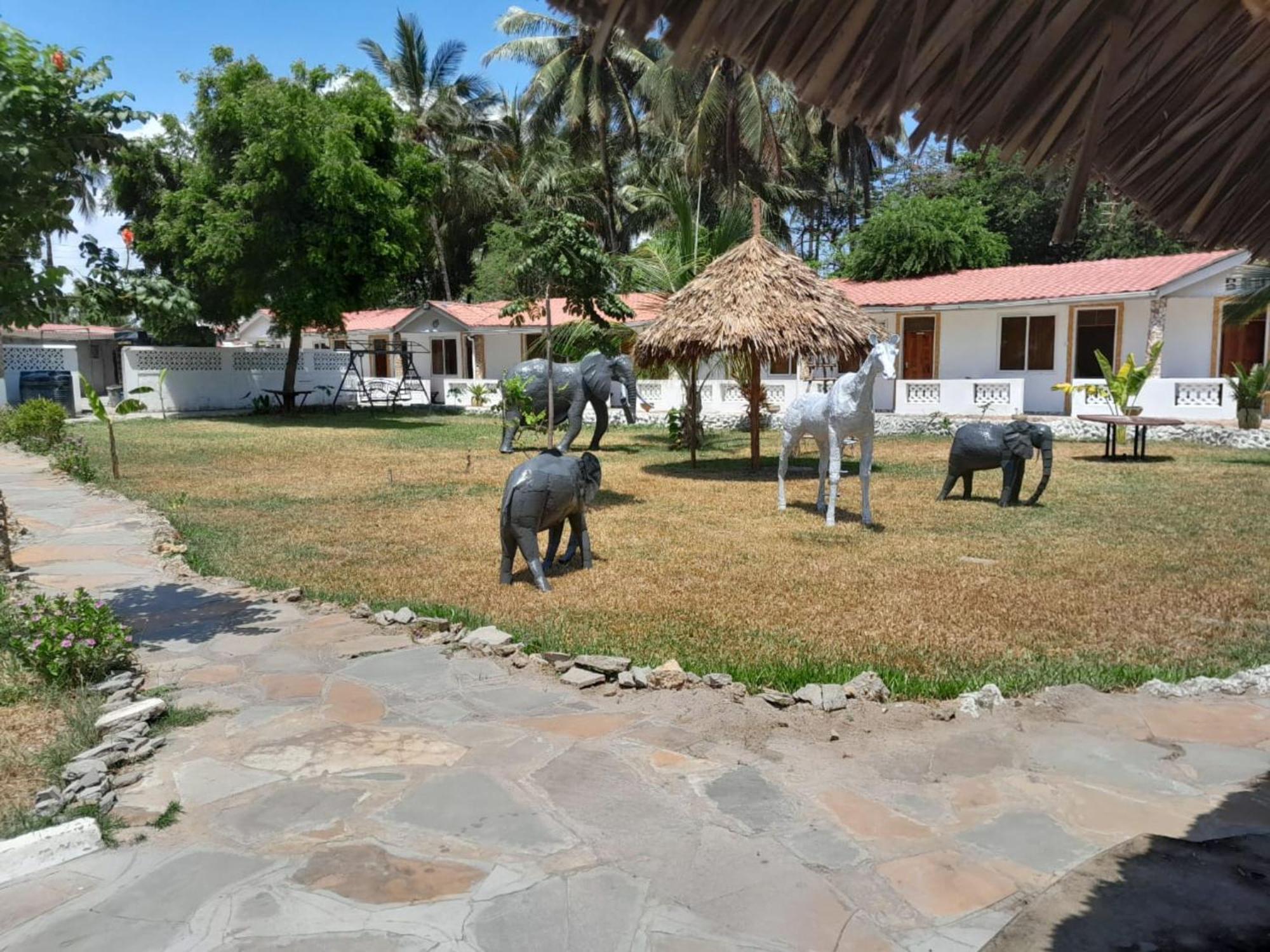 Oluwa Seun Beach Cottages, Mtwapa Mombasa Exterior photo